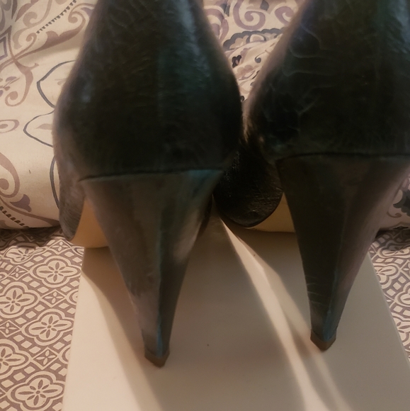 INC Blue snake skin blocked heel - Picture 2 of 4